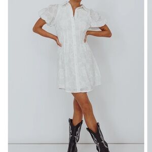 Selfie Leslie white lace dress